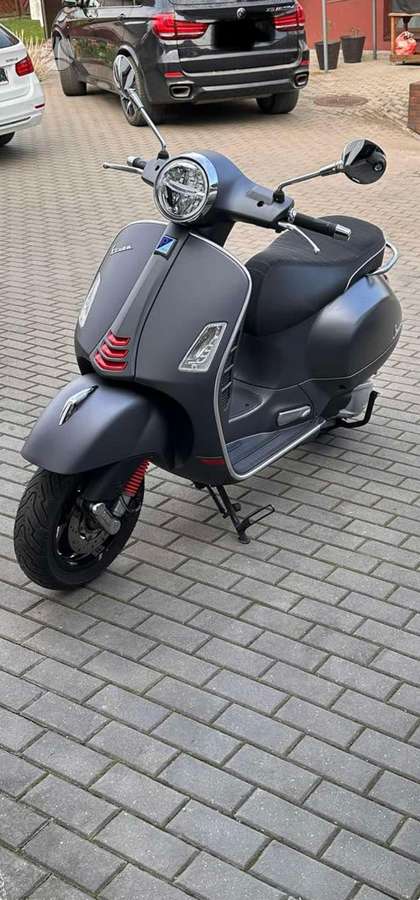 Piaggio Vespa 300cc, scooters / mopeds