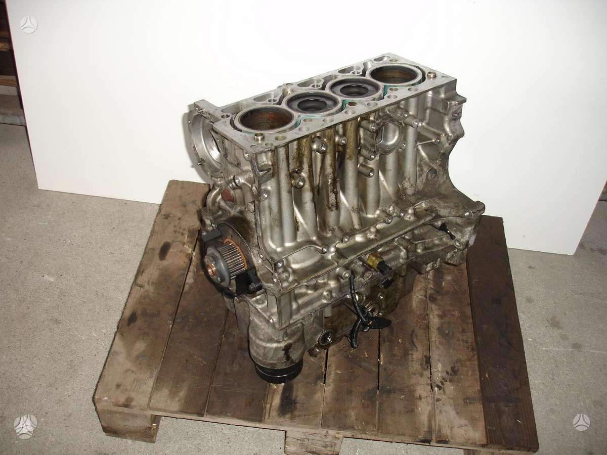 Volvo V40, D4204T8, двигатель