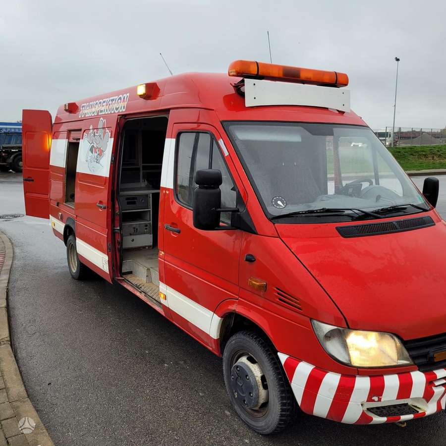 Mercedes-Benz Sprinter, Коммерческий