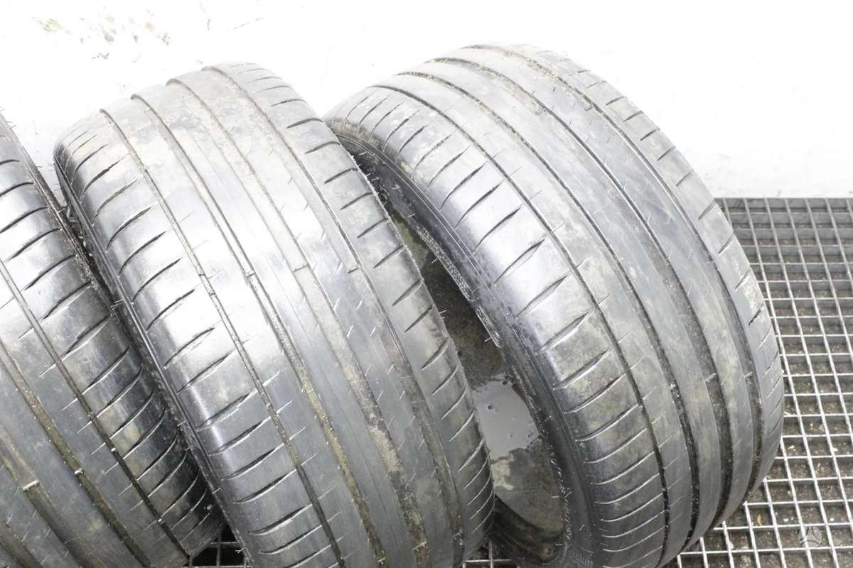Michelin Pilot Sport 4, summer 245/40 R18