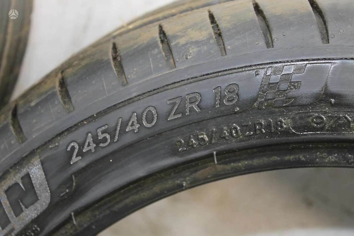 Michelin Pilot Sport 4, summer 245/40 R18