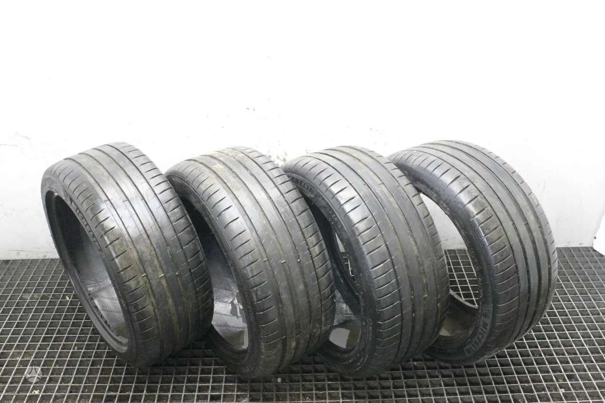 Michelin Pilot Sport 4, summer 245/40 R18