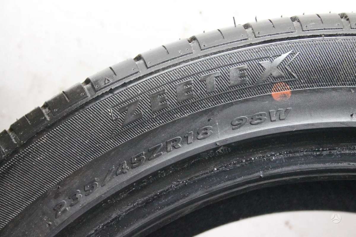 Zeetex, summer 235/45 R18