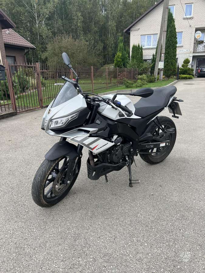 Aprilia Tuono 125cc, superbikes