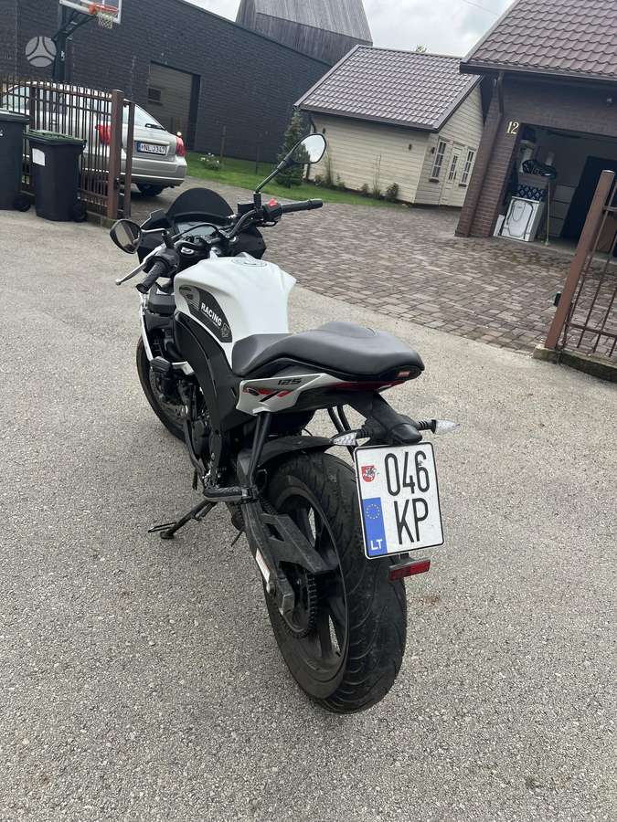 Aprilia Tuono 125cc, superbikes