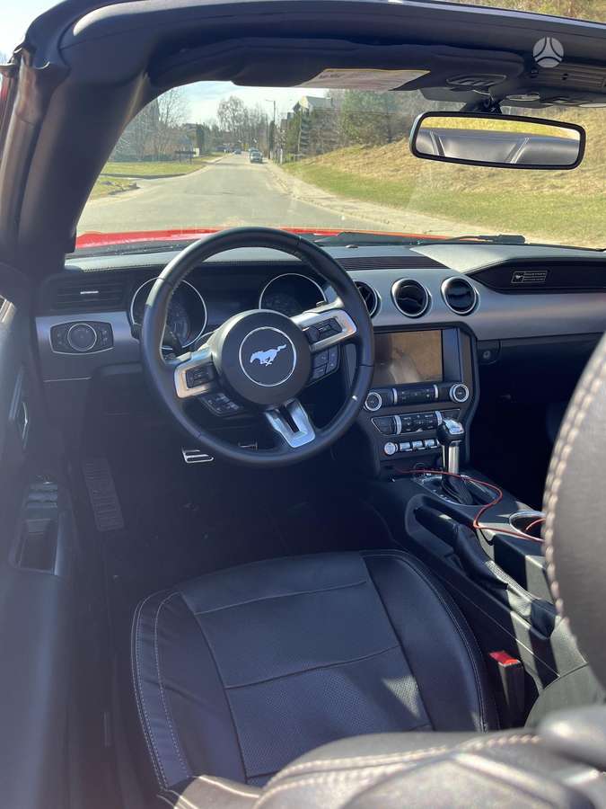 Ford Mustang, 2.3 l., convertible