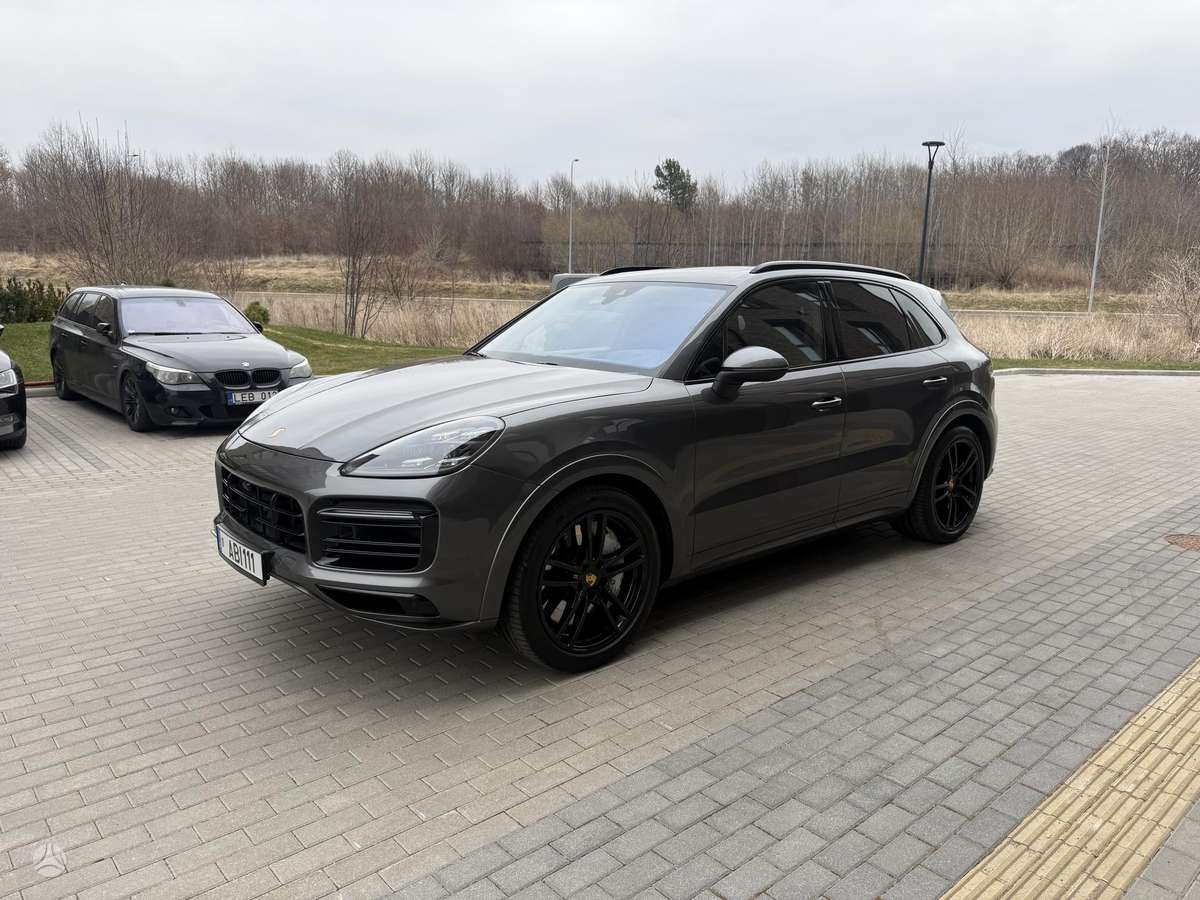 Porsche Cayenne - 2