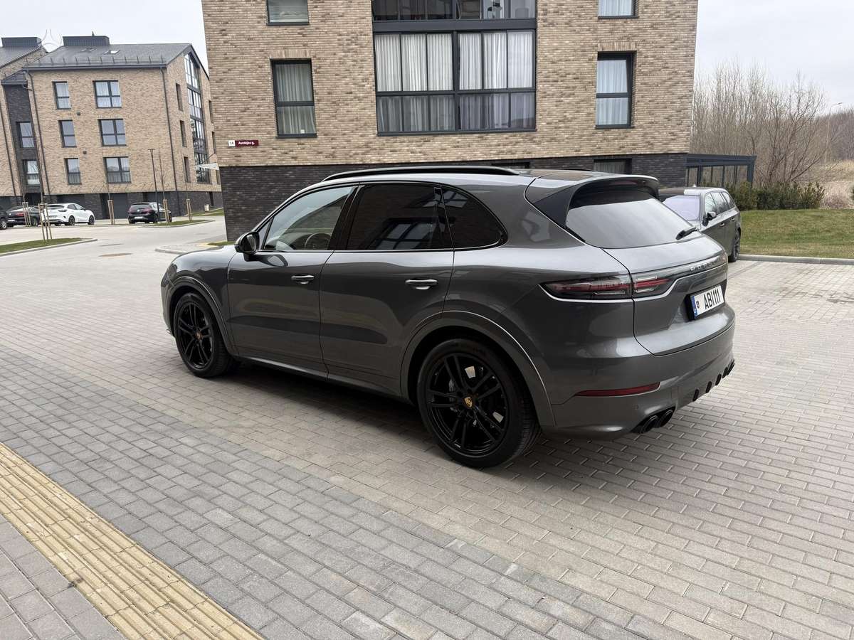 Porsche Cayenne - 3