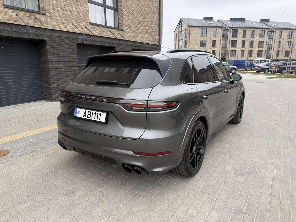 Porsche Cayenne - 5
