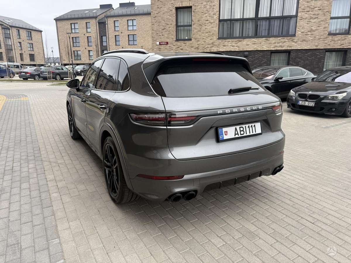 Porsche Cayenne - 6