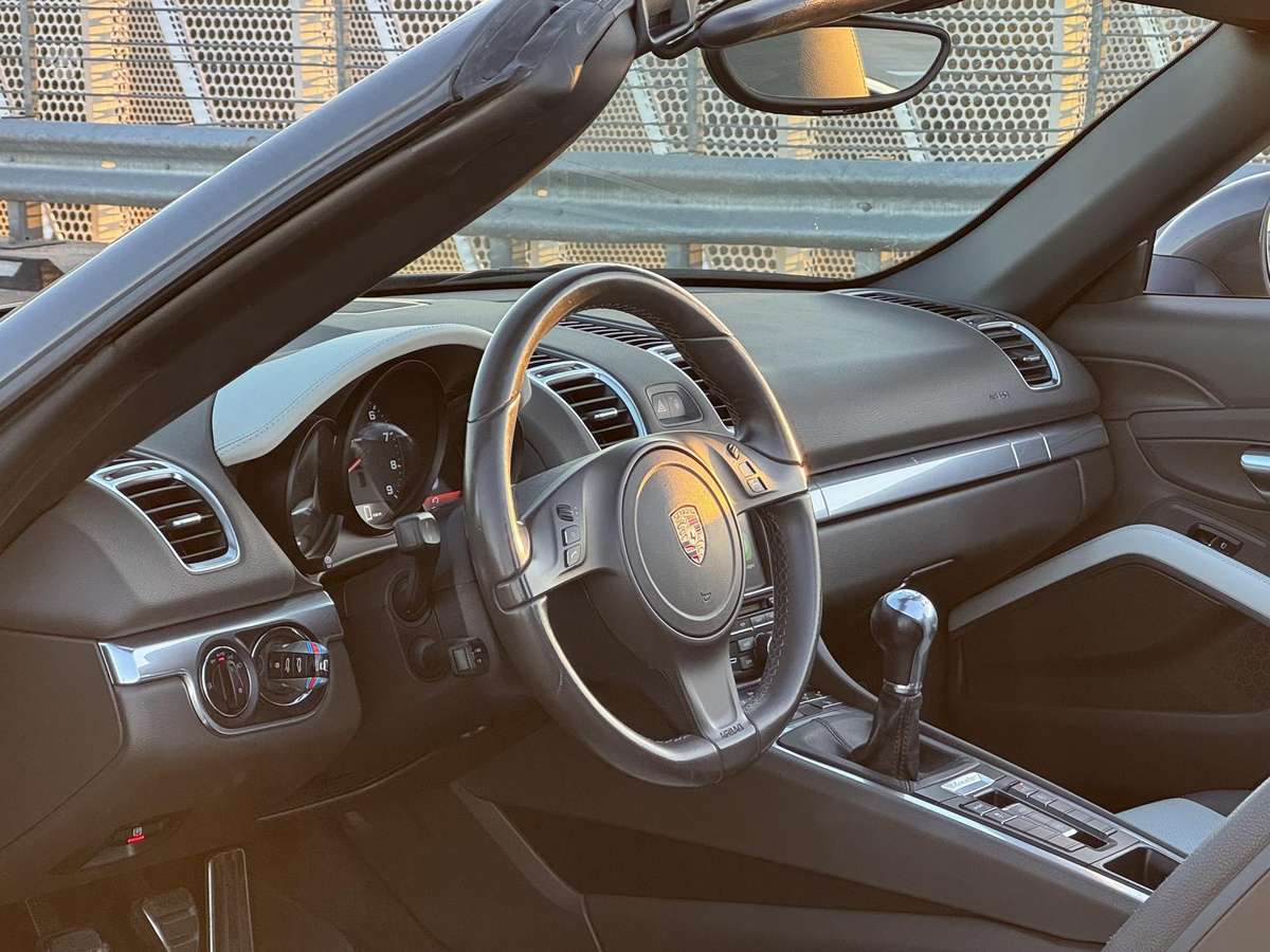 Porsche Boxster - 12