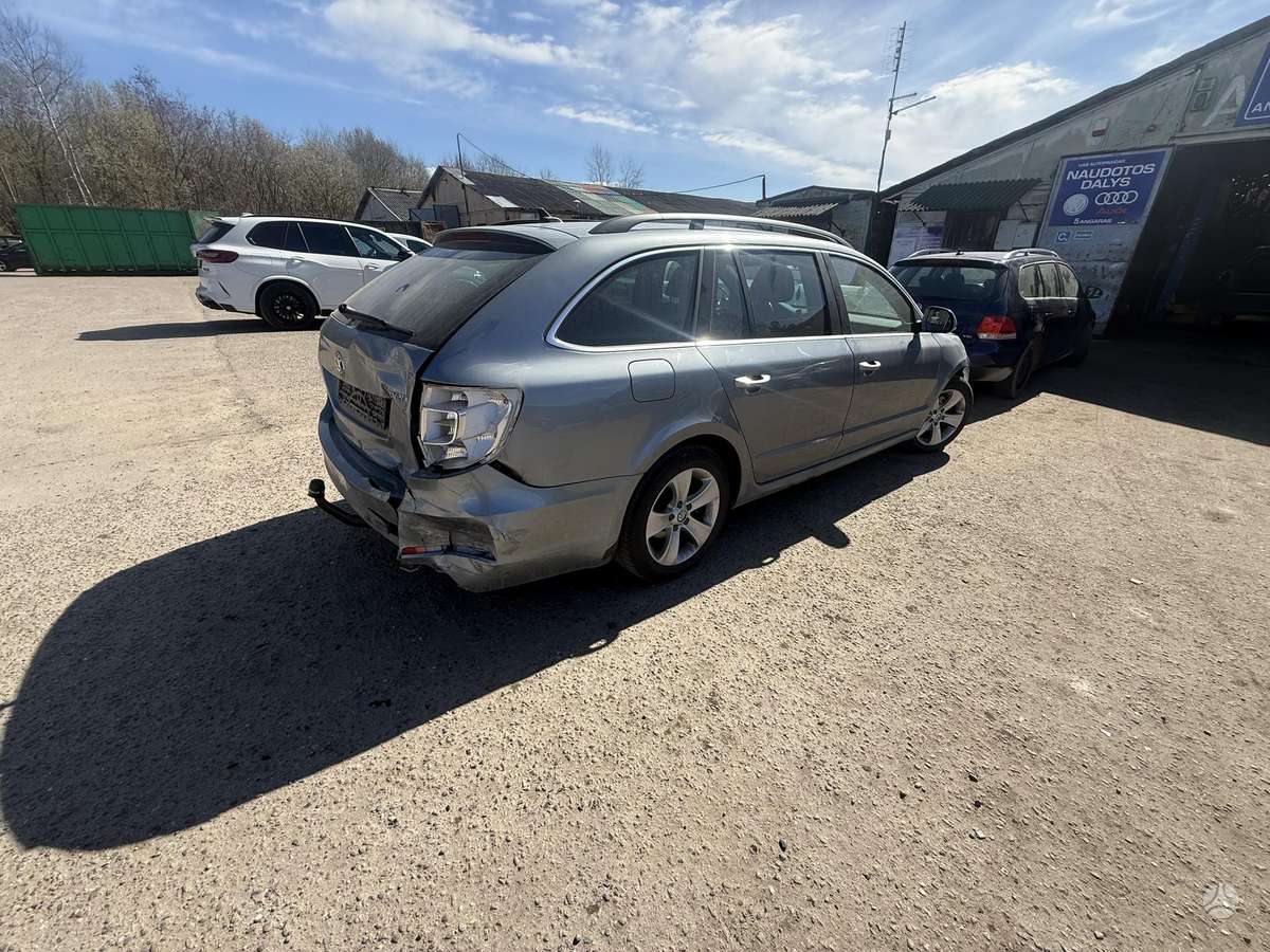 Skoda Superb Minsko pl 33a 5 angaras