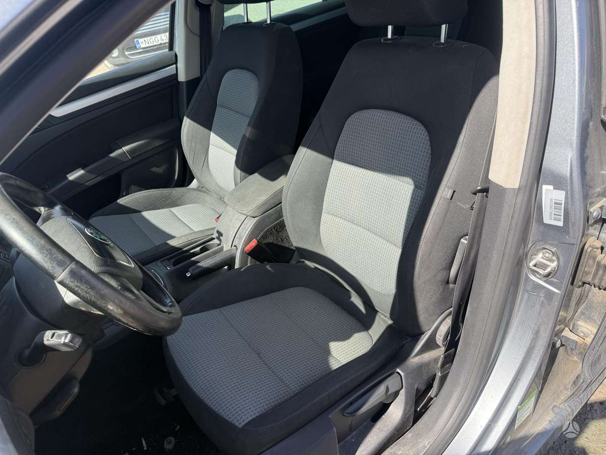Skoda Superb Minsko pl 33a 5 angaras