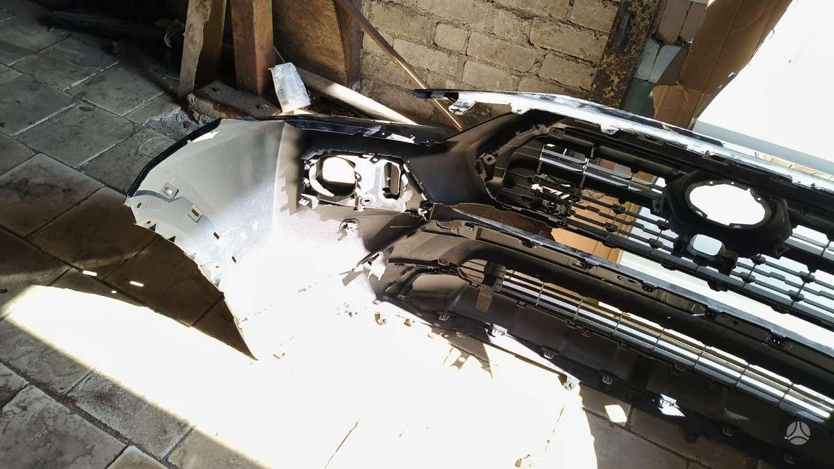 Toyota RAV4 kėbulo dalys