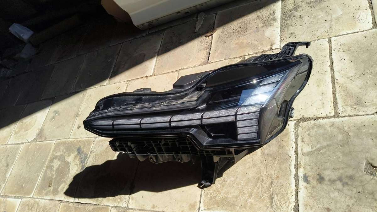 Volvo EX90 kėbulo dalys