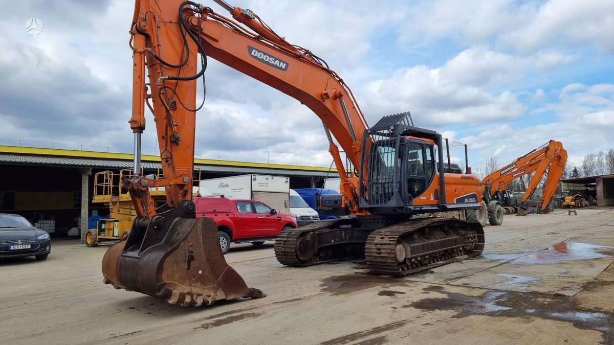 Doosan DX 380LC, excavator