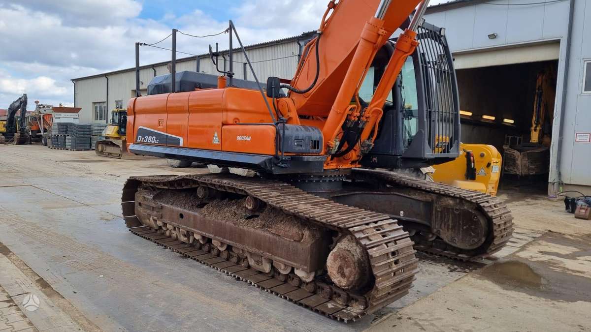 Doosan DX 380LC, excavator