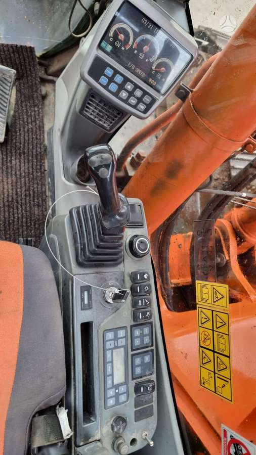 Doosan DX 380LC, excavator