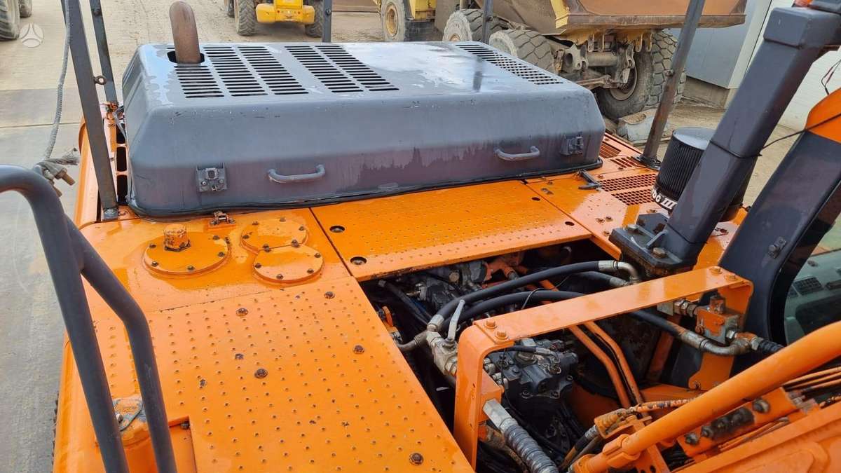 Doosan DX 380LC, excavator