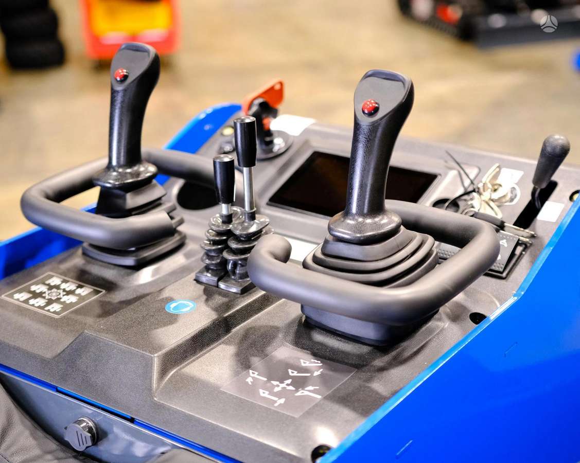 -Kita- RIPPA RS06, mini loaders