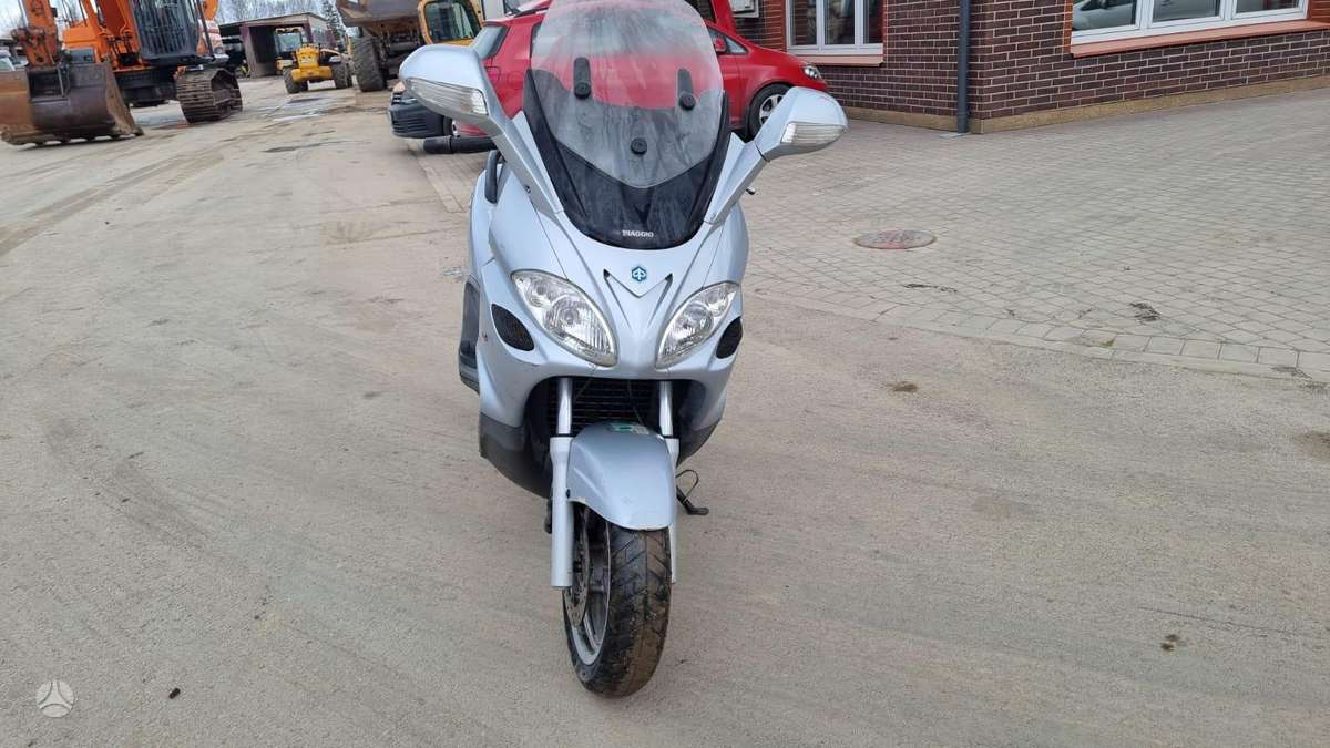 Piaggio X9 250cc, motoroleriai / mopedai