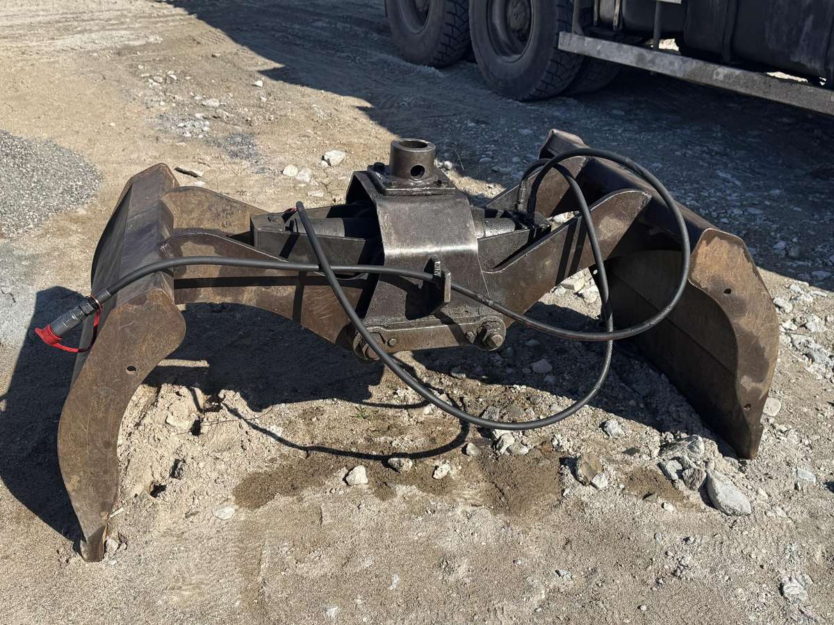 MAN 33-364, savivarčiai su kranu