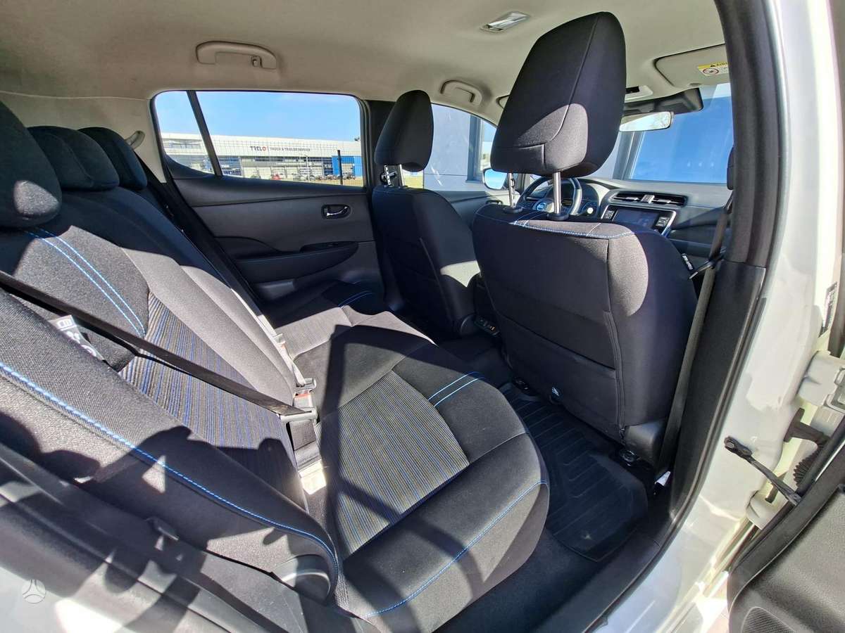 Nissan Leaf, 40 kWh, hatchback