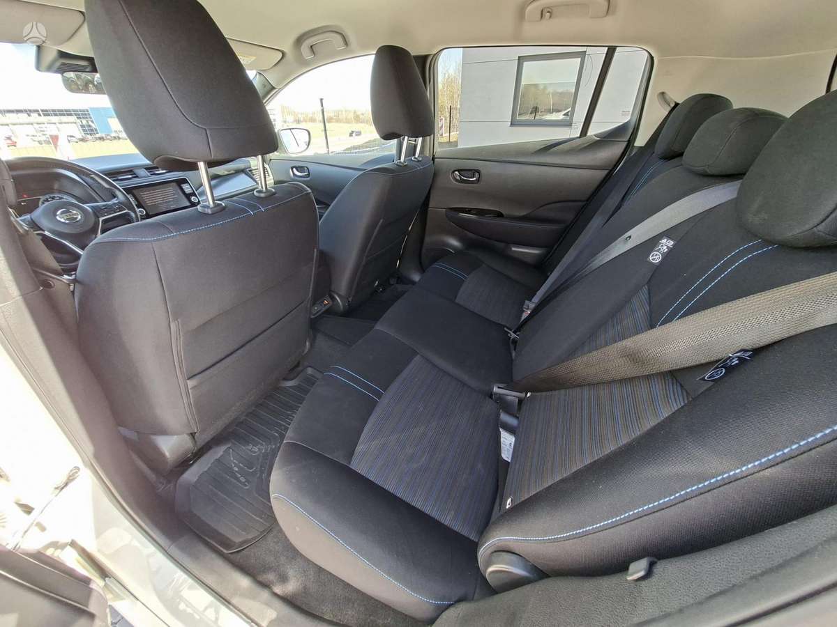 Nissan Leaf, 40 kWh, hatchback