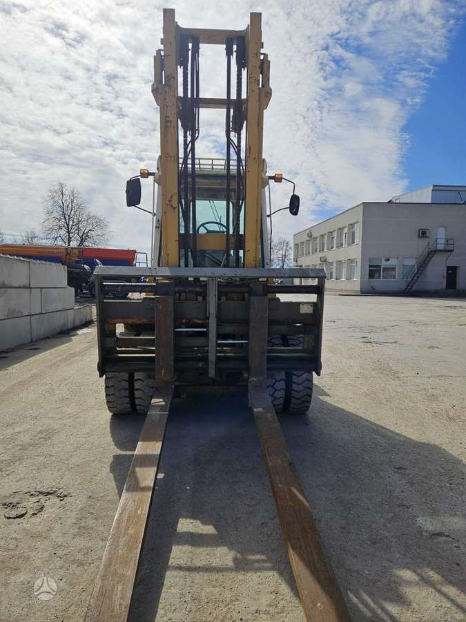 Yale Eaton, forklifts