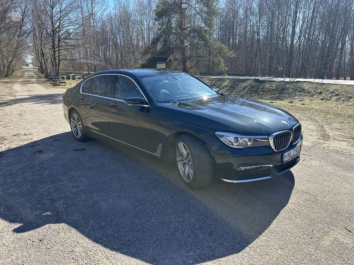 BMW 740, sedanas