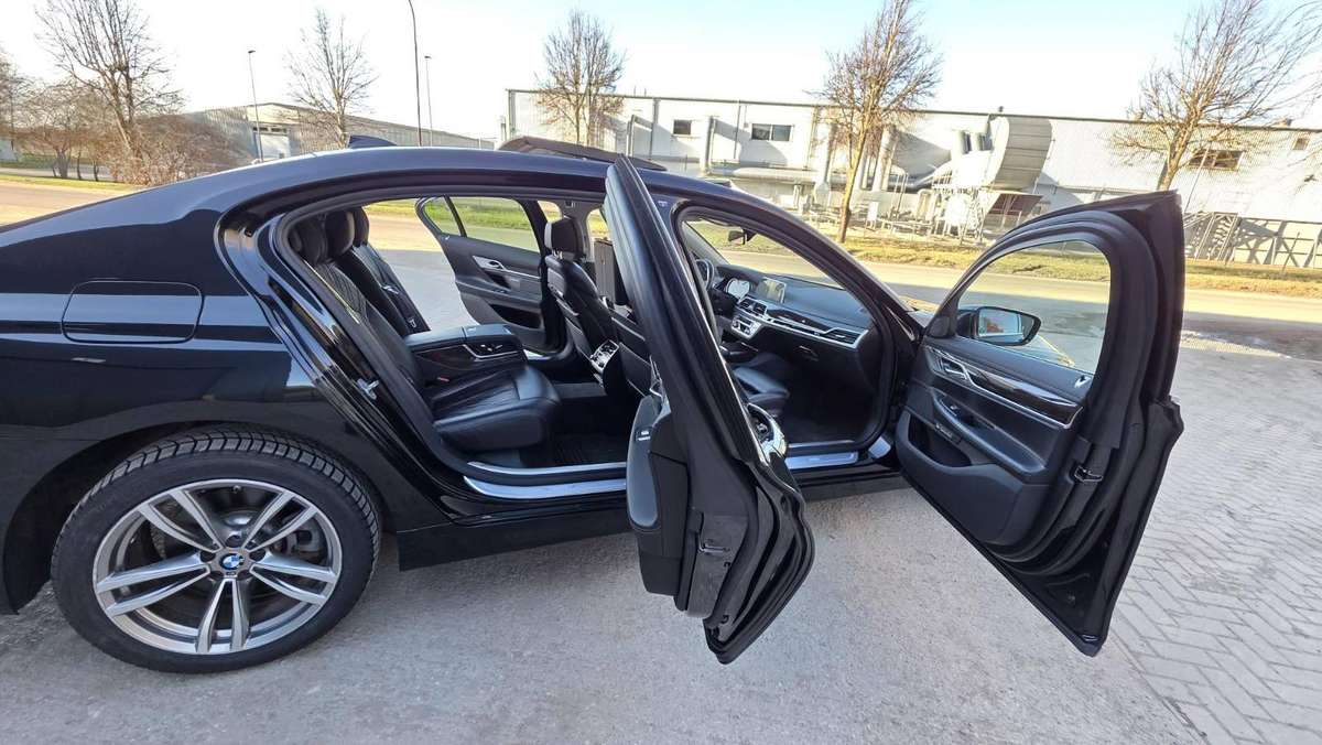 BMW 740, sedanas