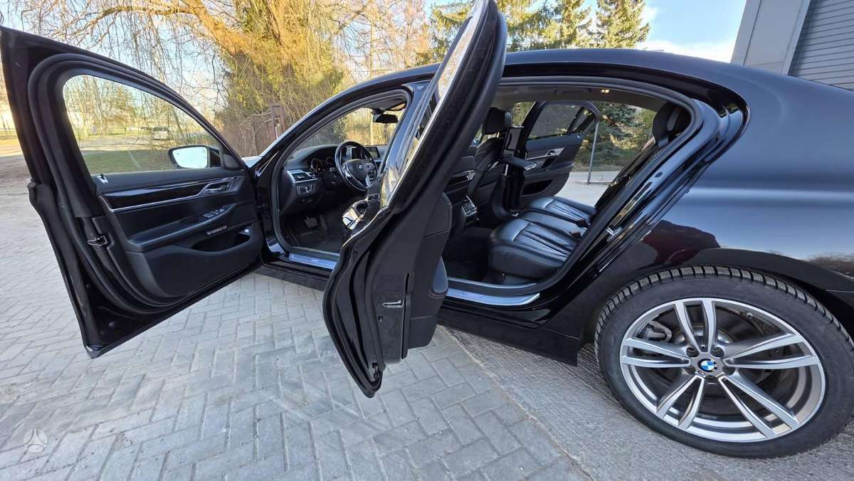 BMW 740, sedanas