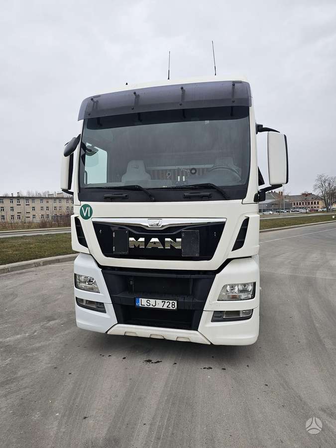 MAN TGX 18.440, double sleeper
