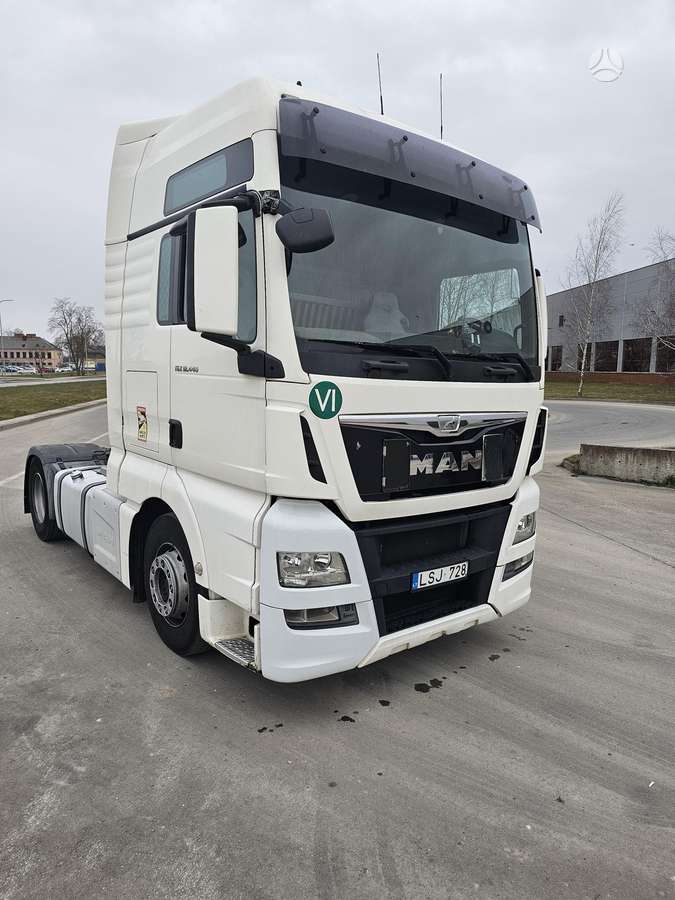 MAN TGX 18.440, double sleeper
