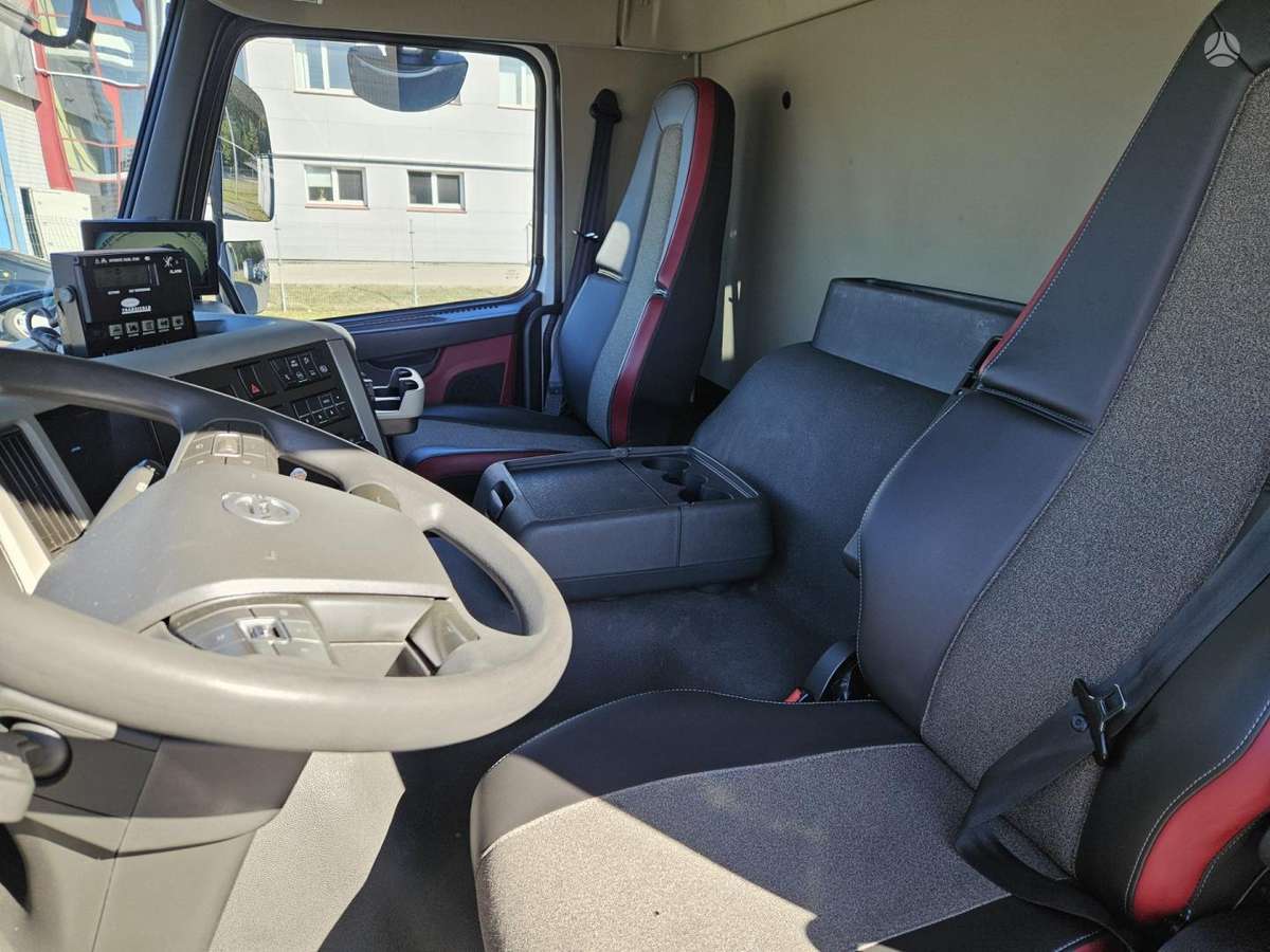 Volvo FM320 6x2 CARRIER SUPRA, рефрижераторы