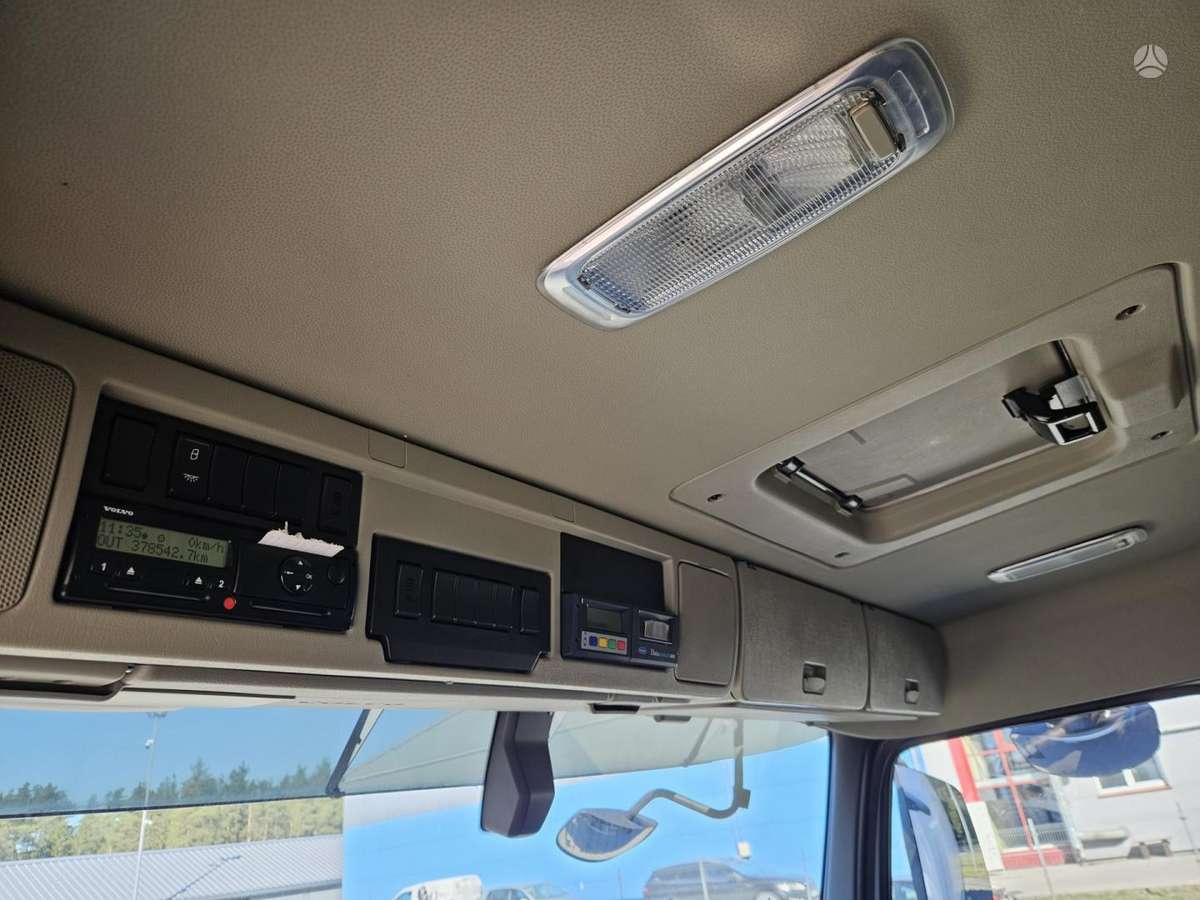 Volvo FM320 6x2 CARRIER SUPRA, рефрижераторы