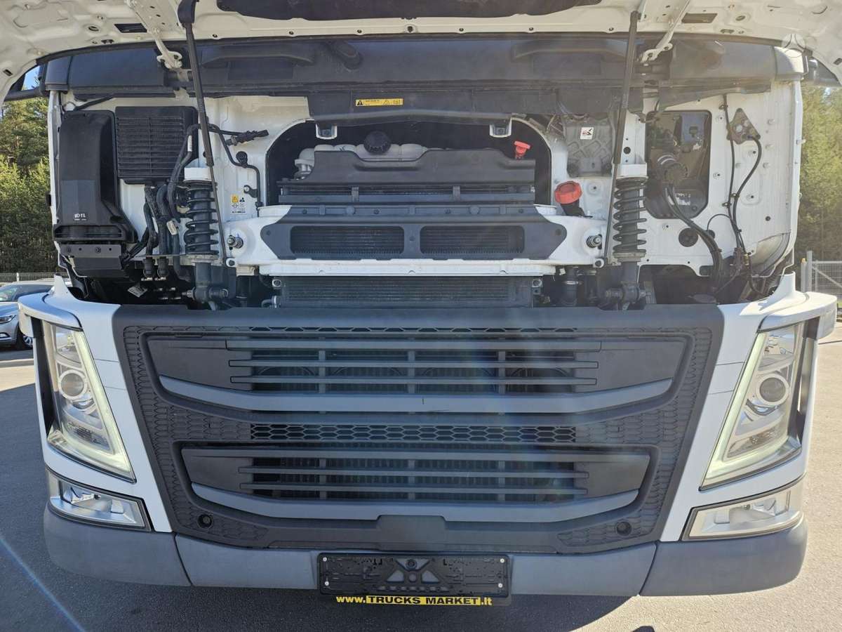 Volvo FM320 6x2 CARRIER SUPRA, рефрижераторы