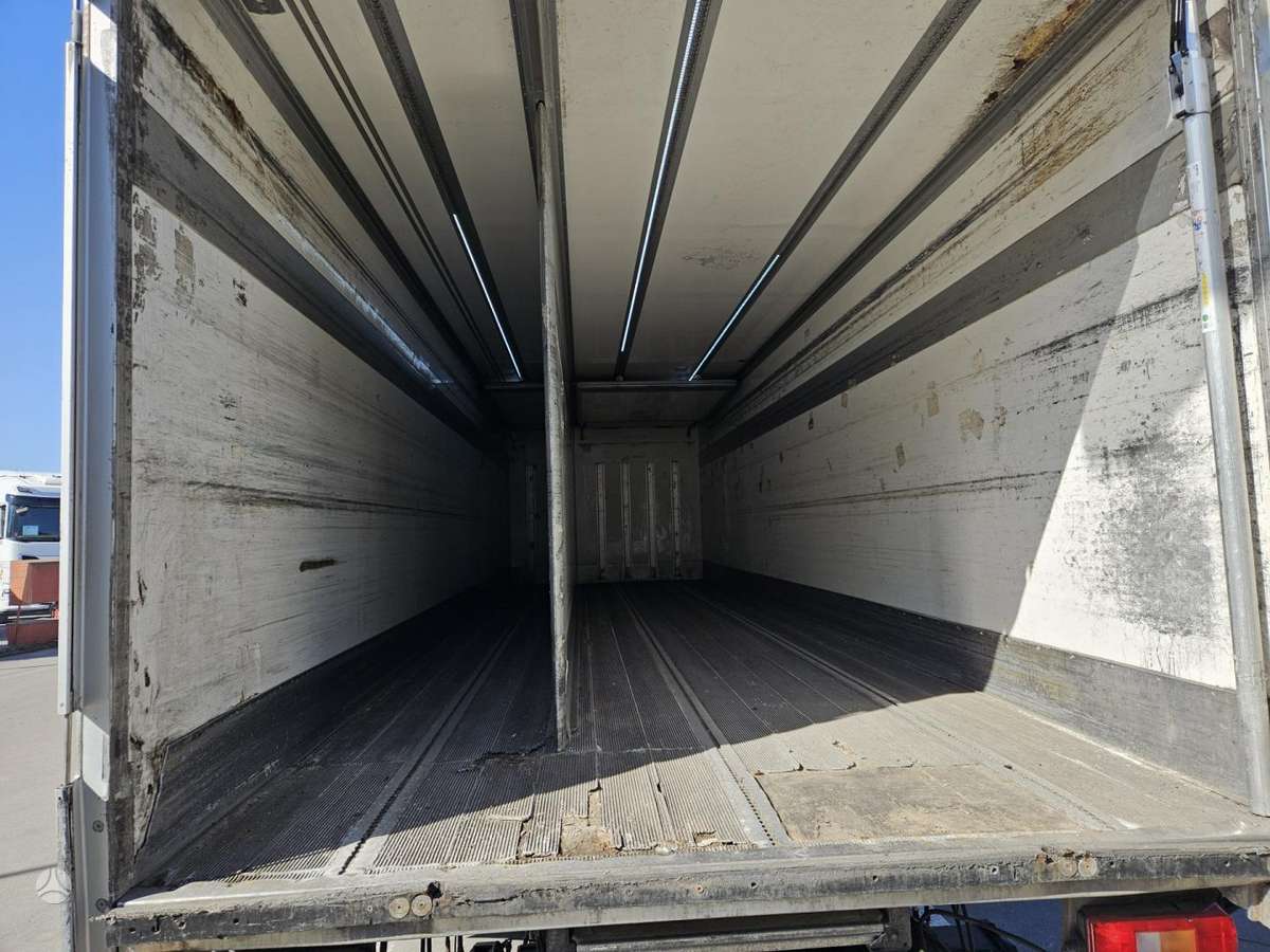 Volvo FM320 6x2 CARRIER SUPRA, рефрижераторы