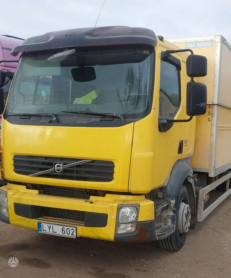 Volvo FL240, box trucks / box vans