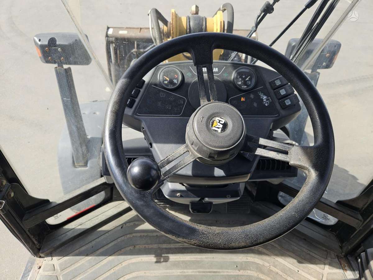 Caterpillar 906, mini loaders