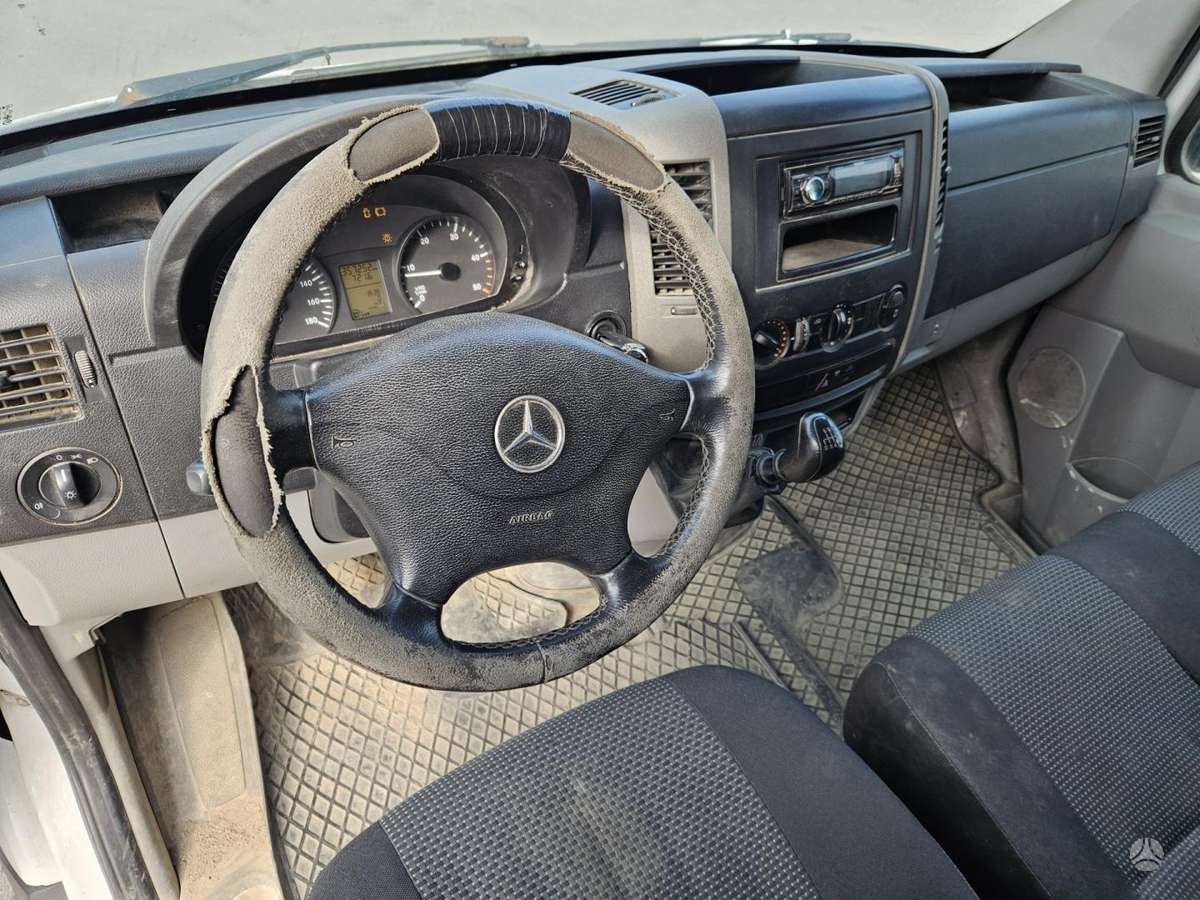 Mercedes-Benz Sprinter, cargo van