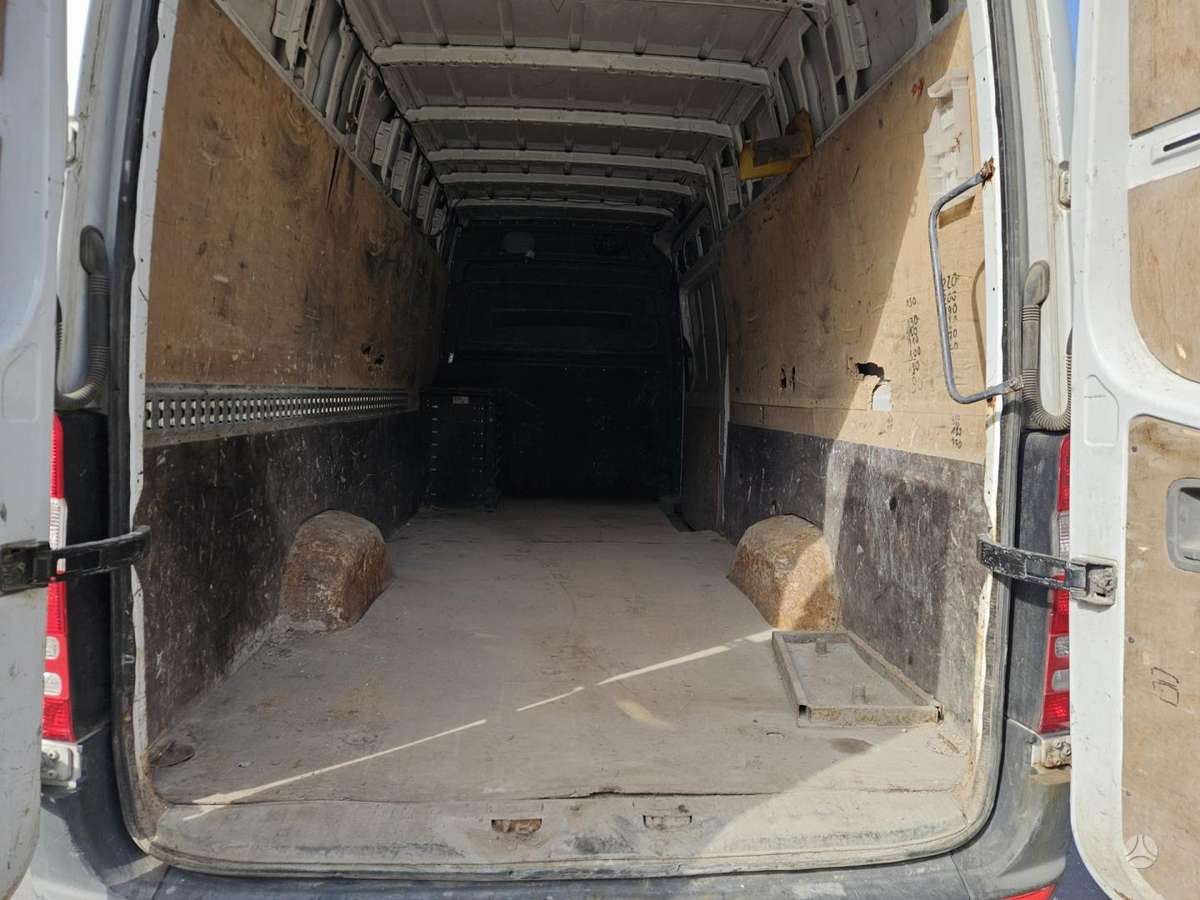 Mercedes-Benz Sprinter, cargo van