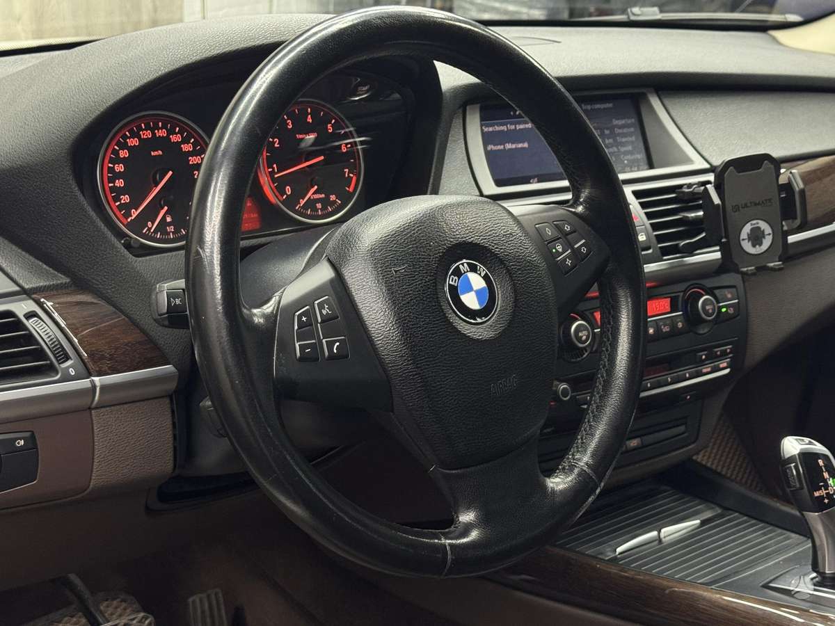 BMW X5, 3.0 l., off-road / crossover
