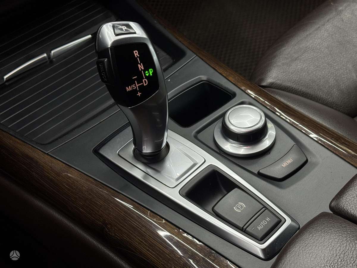 BMW X5, 3.0 l., off-road / crossover