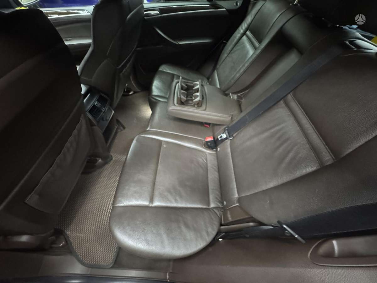 BMW X5, 3.0 l., off-road / crossover