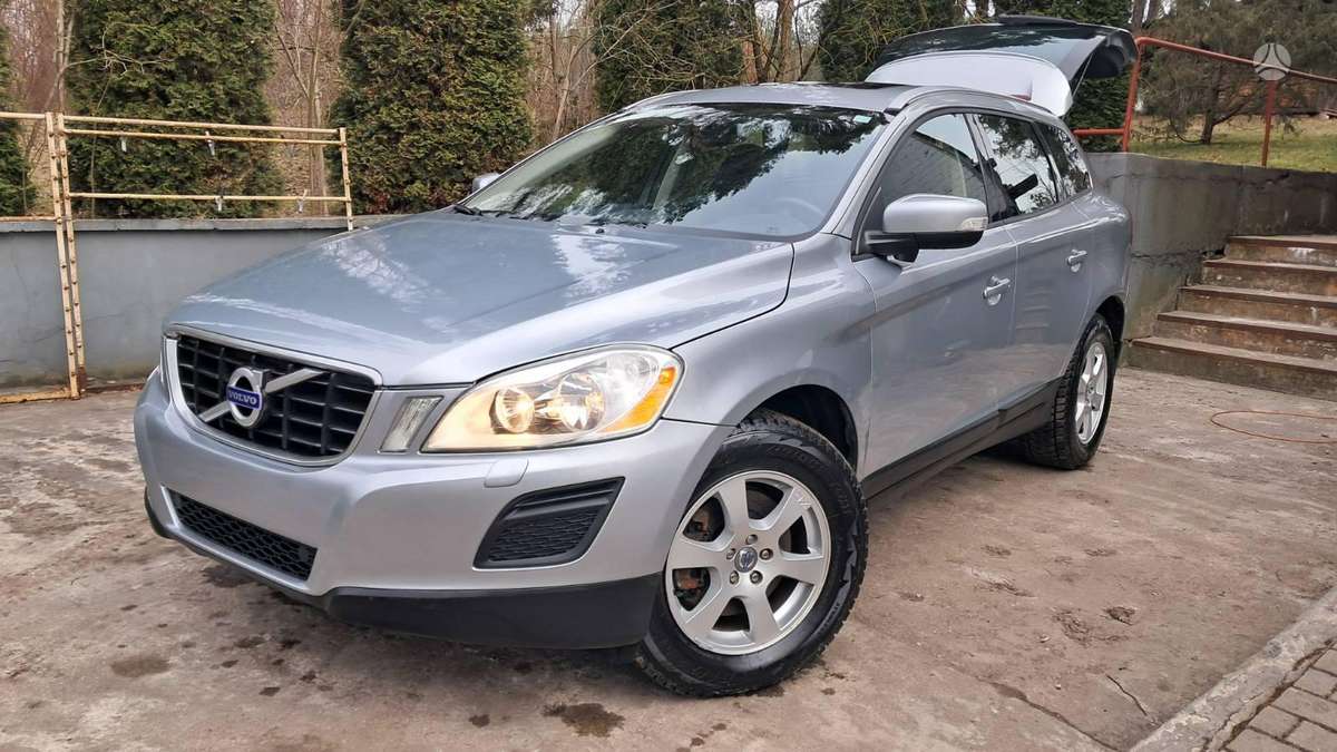Volvo XC60, 3.2 l., off-road / crossover