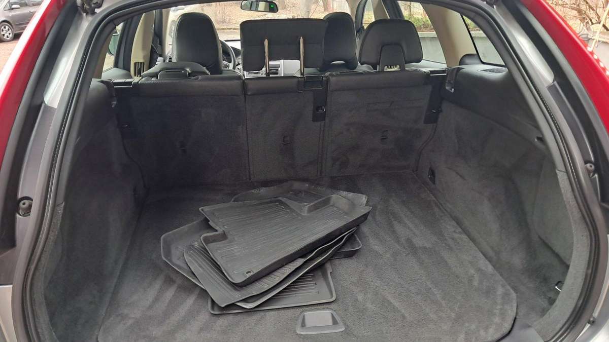 Volvo XC60, 3.2 l., visureigis / krosoveris