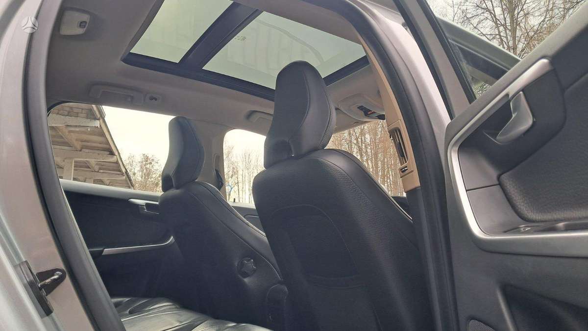 Volvo XC60, 3.2 l., visureigis / krosoveris