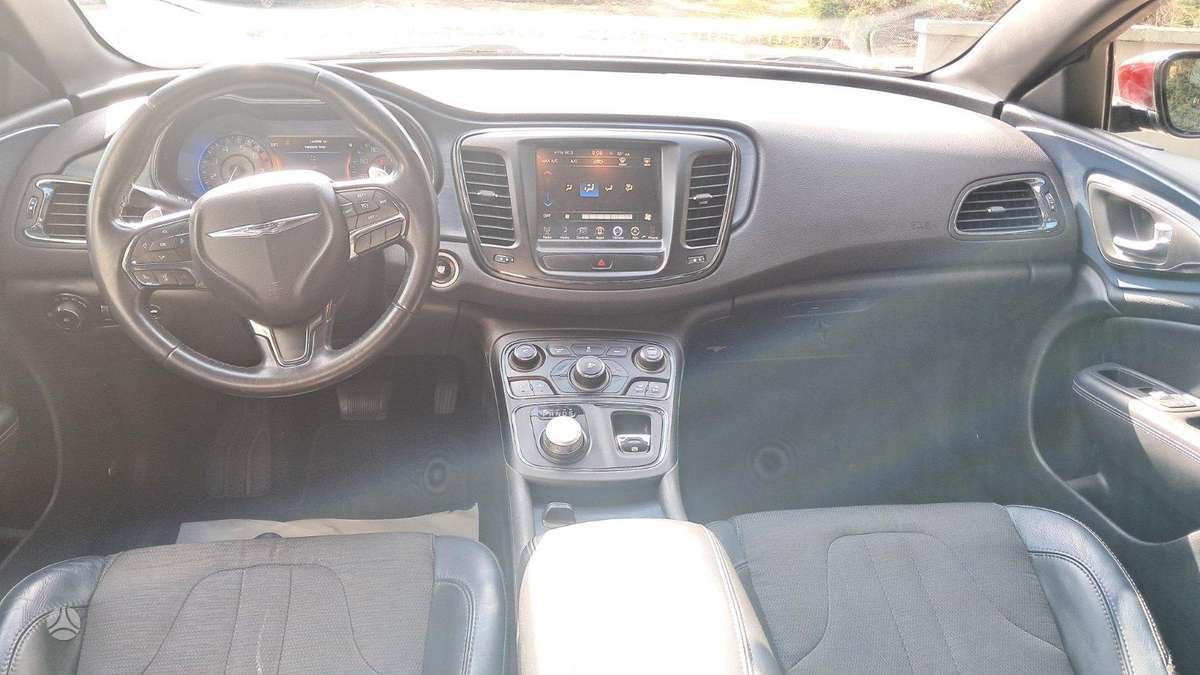 Chrysler 200, 2.4 l., Седан