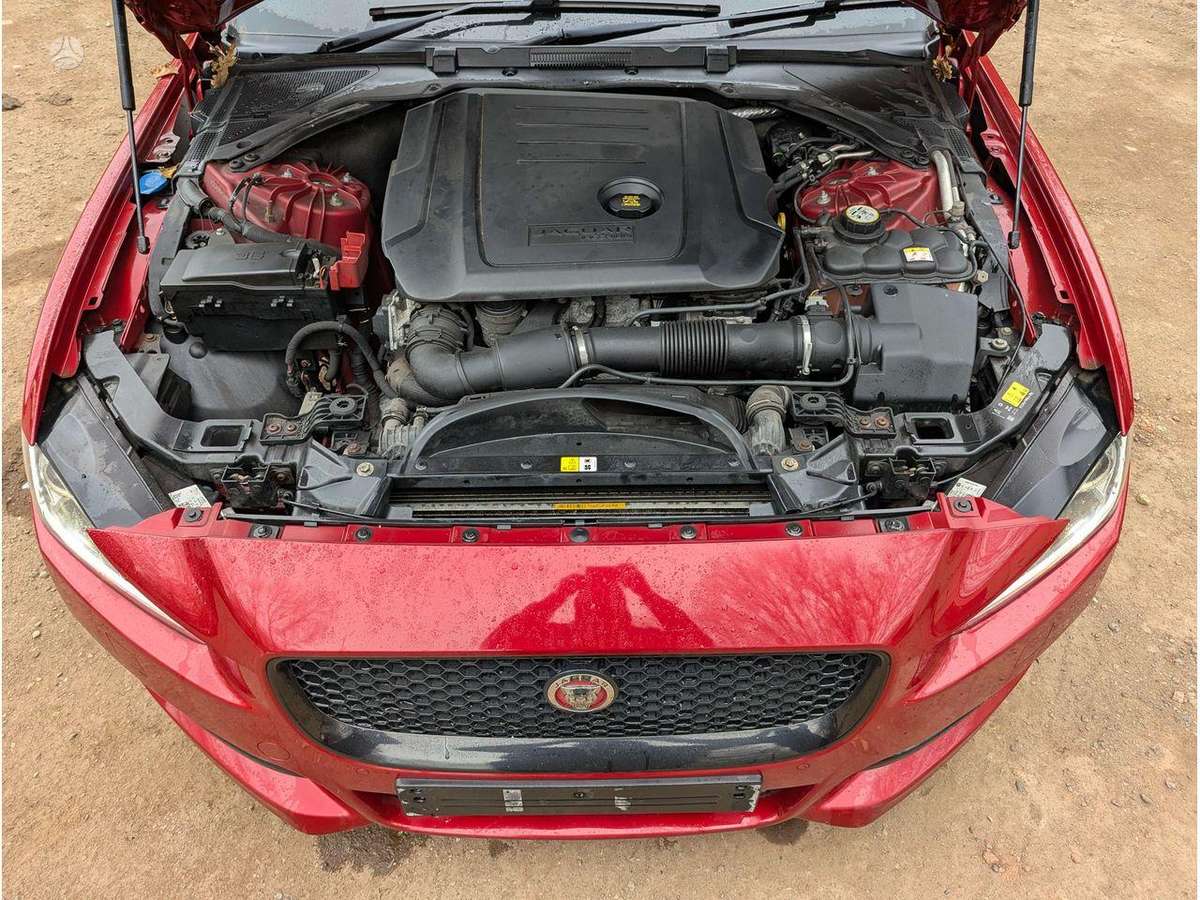 Jaguar XE engine